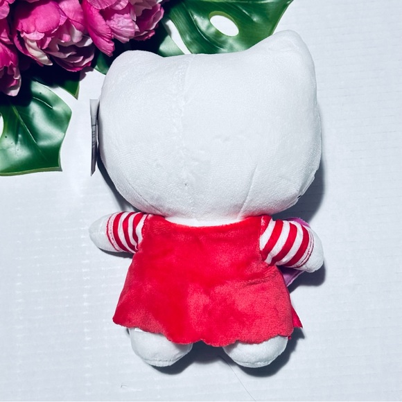 Valentine's Day Hello Kitty Plush 8in NEW - Picture 3 of 10